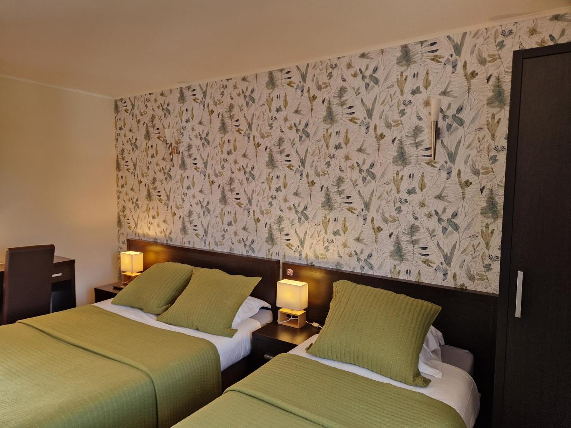 Hotel Bal Tournehem エクステリア 写真