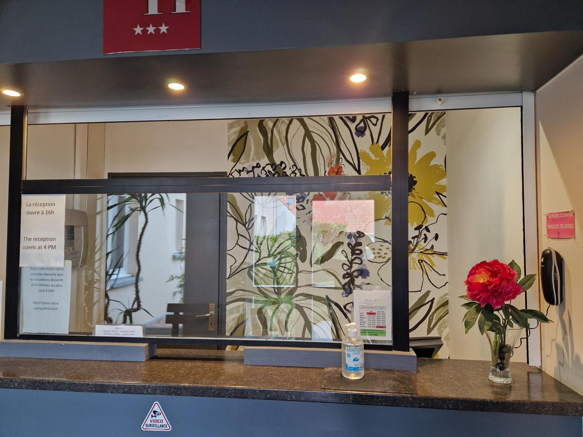 Hotel Bal Tournehem エクステリア 写真